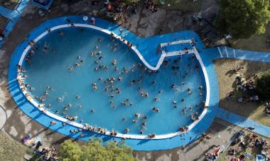 Afiliados a APCJ podrán acceder a la pileta del Club Rosario