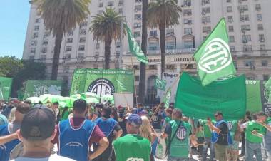 Por ahora, desde ATE informan que no hubo ofrecimientos del gobierno para los trabajadores nacionales