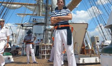 Testimonio del Cabo Primero de la Armada que auxilió a tres personas arrastradas por la corriente