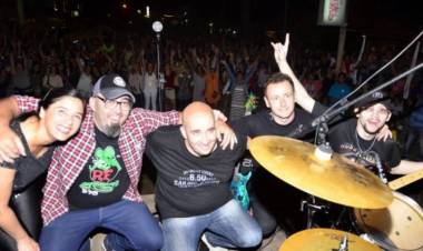 Este sábado ZOOM, la banda tributo a Soda Stereo y Gustavo Cerati se presentará en Pehuen Co