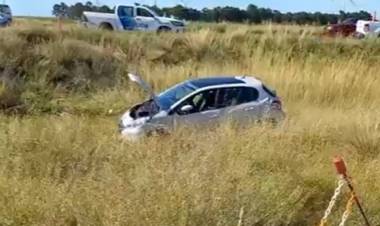 Vuelco de un auto en ruta 3, en cercanías al cruce con Pehuen Co