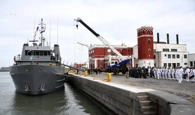 Zarpó el aviso ARA “Teniente Olivieri” hacia la ciudad de Ushuaia