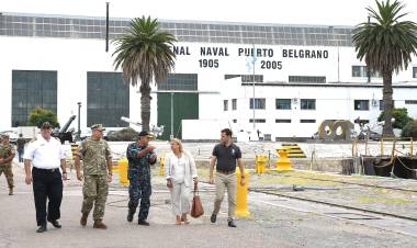 Autoridades del Ministerio de Defensa visitaron Puerto Belgrano