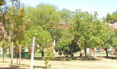 Preocupación por la rotura en una tapa de pozo en la ex estación Solier