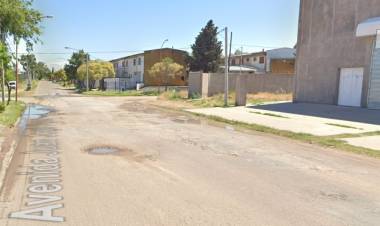 Colocaron cartel de obra en avenida Paso, comenzaría la repavimentación en los próximos días