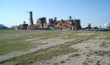 Avanza en la Base Naval Puerto Belgrano el desguace del ARA Santísima Trinidad