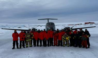 La Armada Argentina realizó una aeroevacuación sanitaria en la Antártida