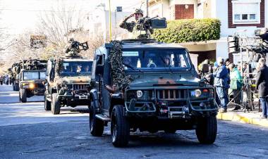 La Armada Argentina dijo presente en el 127 aniversario de Punta Alta