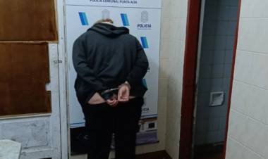 Desalojaron una casa ocupada y aprehendieron a una mujer por resistirse