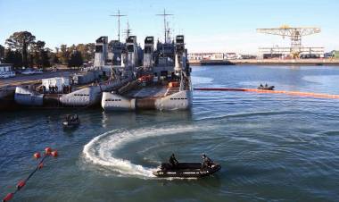 El Servicio de Salvamento de la Armada se adiestró en la Base Naval Puerto Belgrano