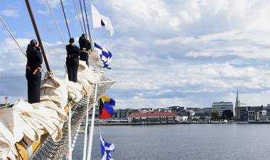 Histórico arribo de la Fragata ARA “Libertad” por primera vez a Noruega