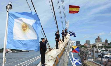 La Fragata ARA “Libertad” se despidió de Hamburgo