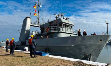 Regresó el aviso ARA “Teniente Olivieri” luego de una intensa labor en Ushuaia
