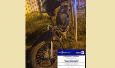Encontraron atada a un canasto de basura una moto que había sido robada el sábado a la noche