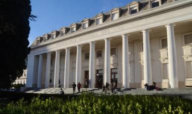 Becas y subsidios para ingresantes a la UNS: últimos días de inscripción