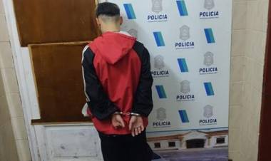 Detuvieron a un hombre que circulaba en una moto con la numeración adulterada