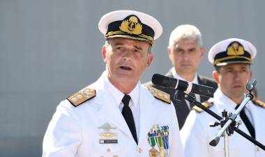 “La nueva compuerta tiene doble finalidad” afirmaron desde la Armada