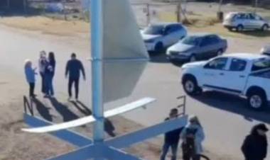 Windsurfistas homenajearon a Washington Rodríguez con un monumento en Arroyo Pareja
