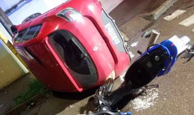 Falleció un motociclista tras chocar con un auto que trabajaba para Uber en Punta Alta