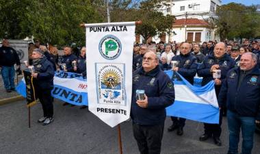 Se realizó la marcha de antorchas en recuerdo del Día de la Máxima Resistencia en Malvinas