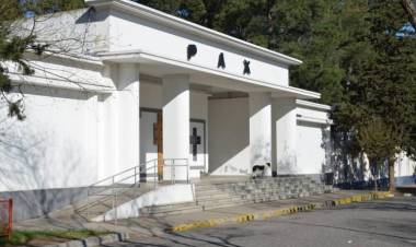 Mujer no puede cremar a su marido hace quince días porque están caídos sistemas municipales