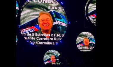 El prócer mediático puntaltense que Fatboy Slim homenajeó en su set de DJ