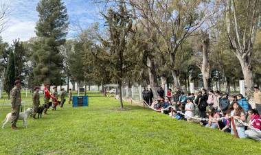 Visita didáctica a la Agrupación Perros de Guerra