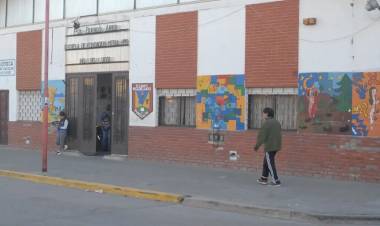 Se exigió la utilización urgente el dinero del Fondo Educativo para reparar la EES N° 1