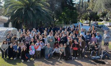 La Escuela Especial Stella Maris inauguró un invernadero