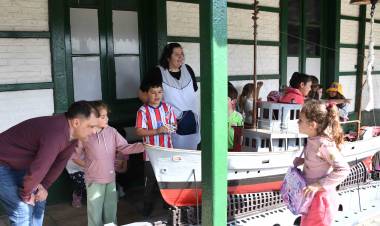Alumnos de Coronel Suárez visitaron Puerto Belgrano