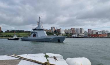 La Armada Argentina participa de la búsqueda de dos kayakistas