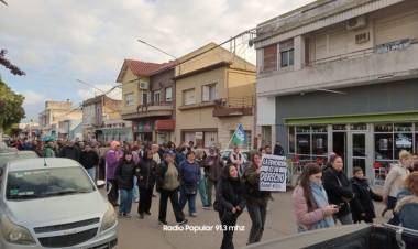 Punta Alta: instituciones y estudiantes se movilizaron en defensa de la educación pública