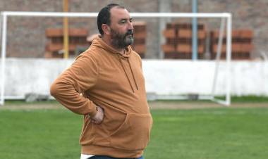 Rosario, en crisis: Gómez Peña no será el DT pero colaborará con el club junto a otros ex jugadores