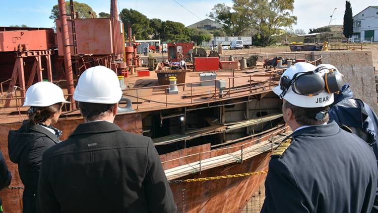 El Subsecretario de Puertos, Vías Navegables y Marina Mercante recorrió los diques de Puerto Belgrano