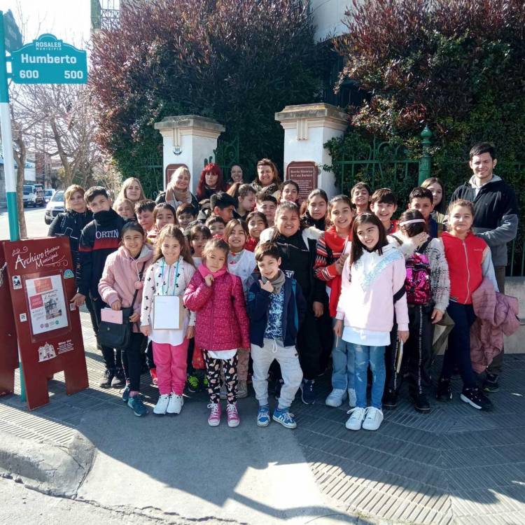 Visita de la Escuela 21 de Baterías al Archivo Histórico Municipal