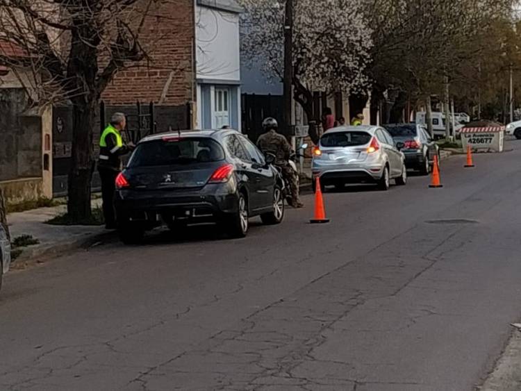 Continúan los controles de tránsito diurnos en distintos barrios y espacios públicos 