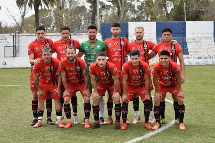 En una jugada desafortunada, Sporting cayó con Villa Mitre