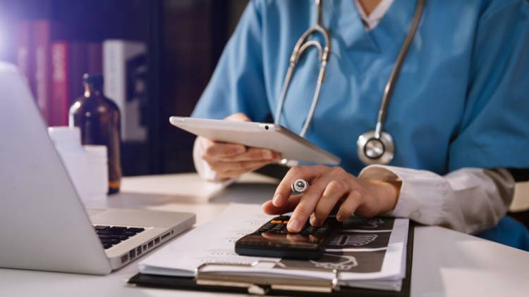 Salud: Dejan de cobrar el bono plus en consultorios médicos