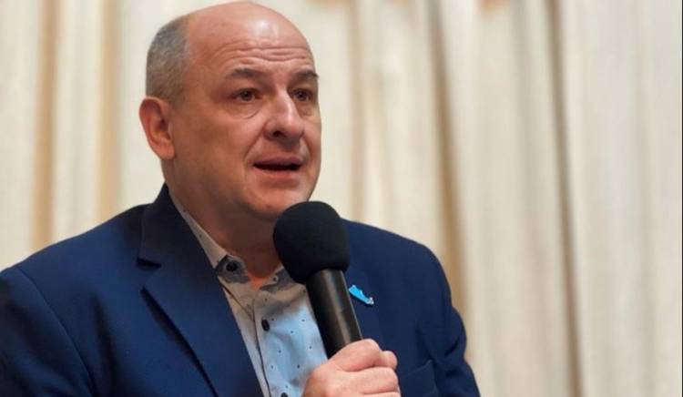 Para el intendente Uset “es tensa“ la relación con la provincia y duda “de la educación gratuita“