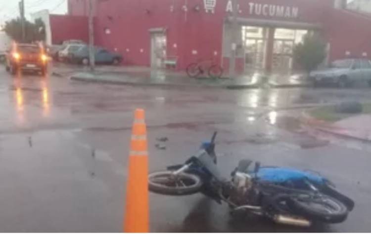 Un motociclista resultó con golpes luego de un choque