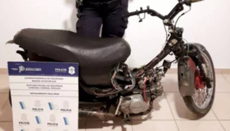 Detuvieron a un joven que manejaba una moto con el número de motor limado