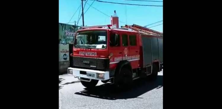Las llamas en un horno generaron la salida de bomberos voluntarios 