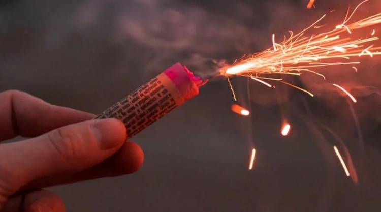 Un menor de edad fue asistido por daños producto de una bomba de estruendo