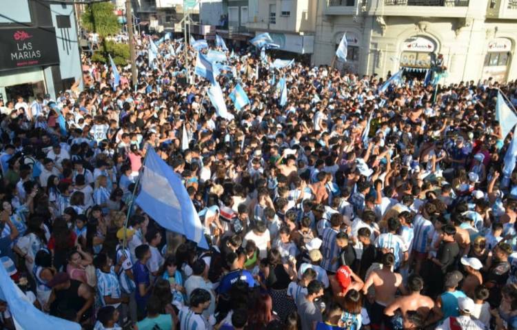 Argentina está en la final y los puntaltenses festejaron