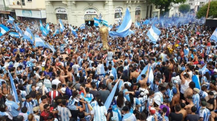 Emocionantes festejos en Punta Alta y Pehuen Co tras la consagración de la Selección Argentina 