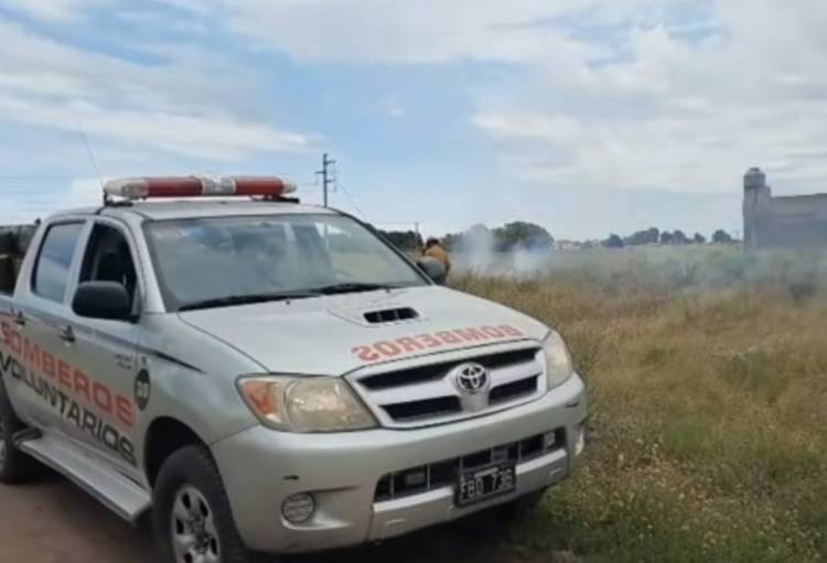 Un incendio forestal causó la destrucción de un quincho