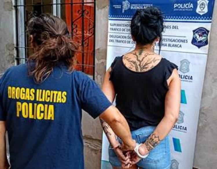Una mujer quedó detenida en una causa por drogas