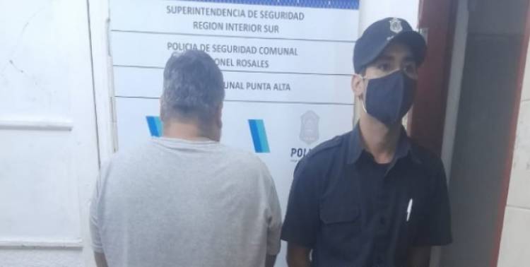 Un hombre fue aprehendido por agredir a su hermana