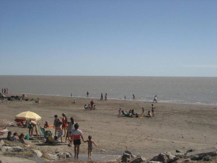 Se realizó una jornada pro ambiente de limpieza y recolección en el Balneario Arroyo Pareja