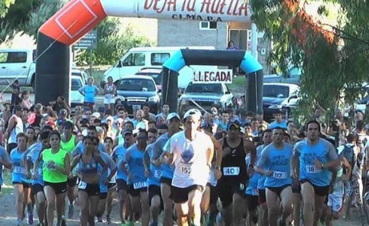 La puntaltense Natalia Coria se quedó con el primer puesto femenino de los 10K Deja Tu Huella en Pehuen Co